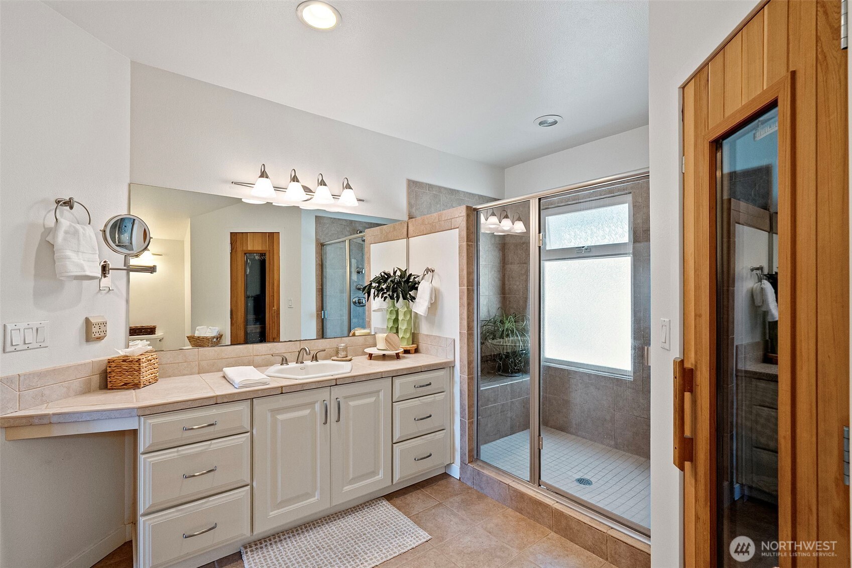 295 Shorewood Court , Fox Island, WA 98333