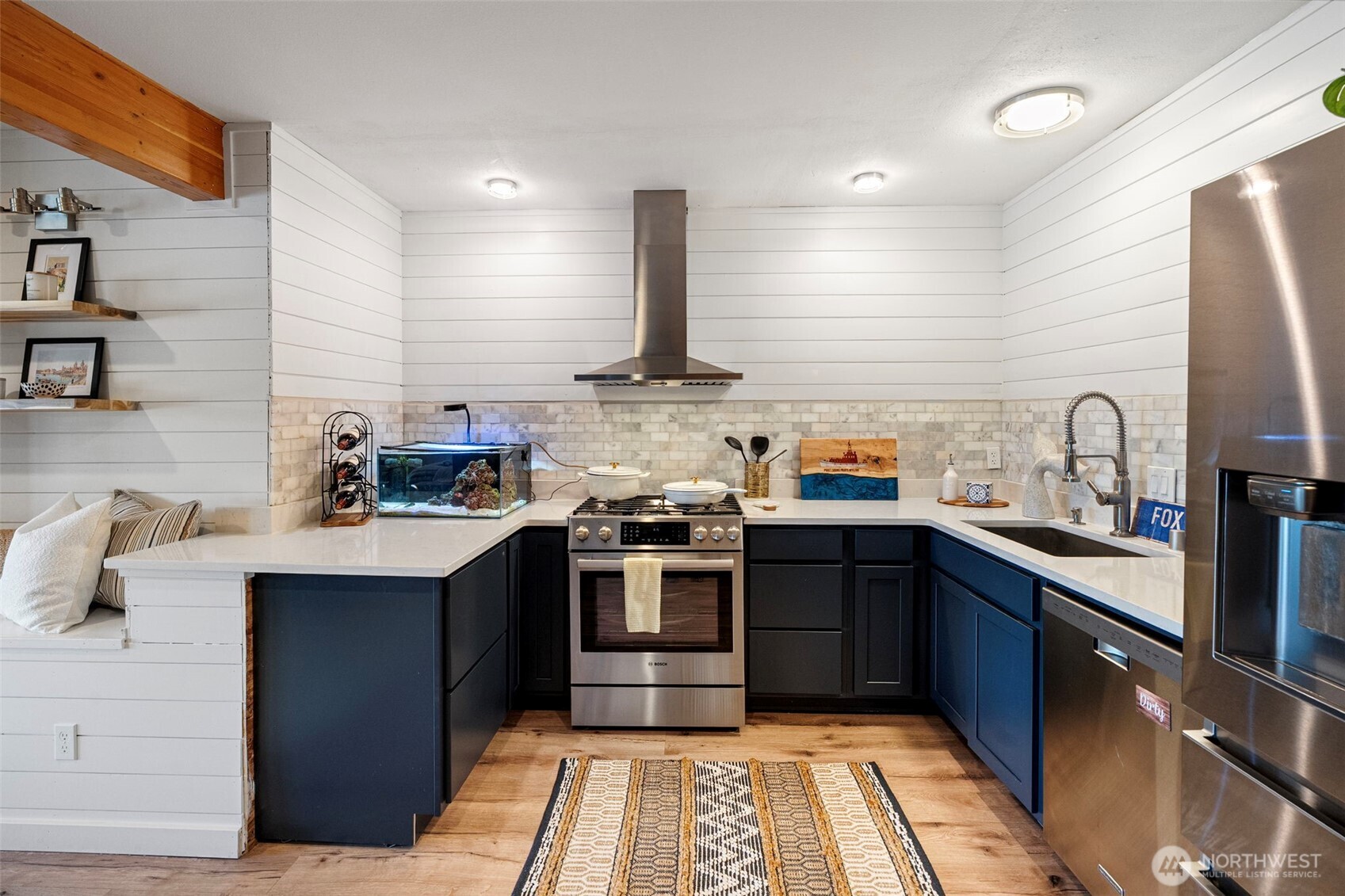 295 Shorewood Court , Fox Island, WA 98333