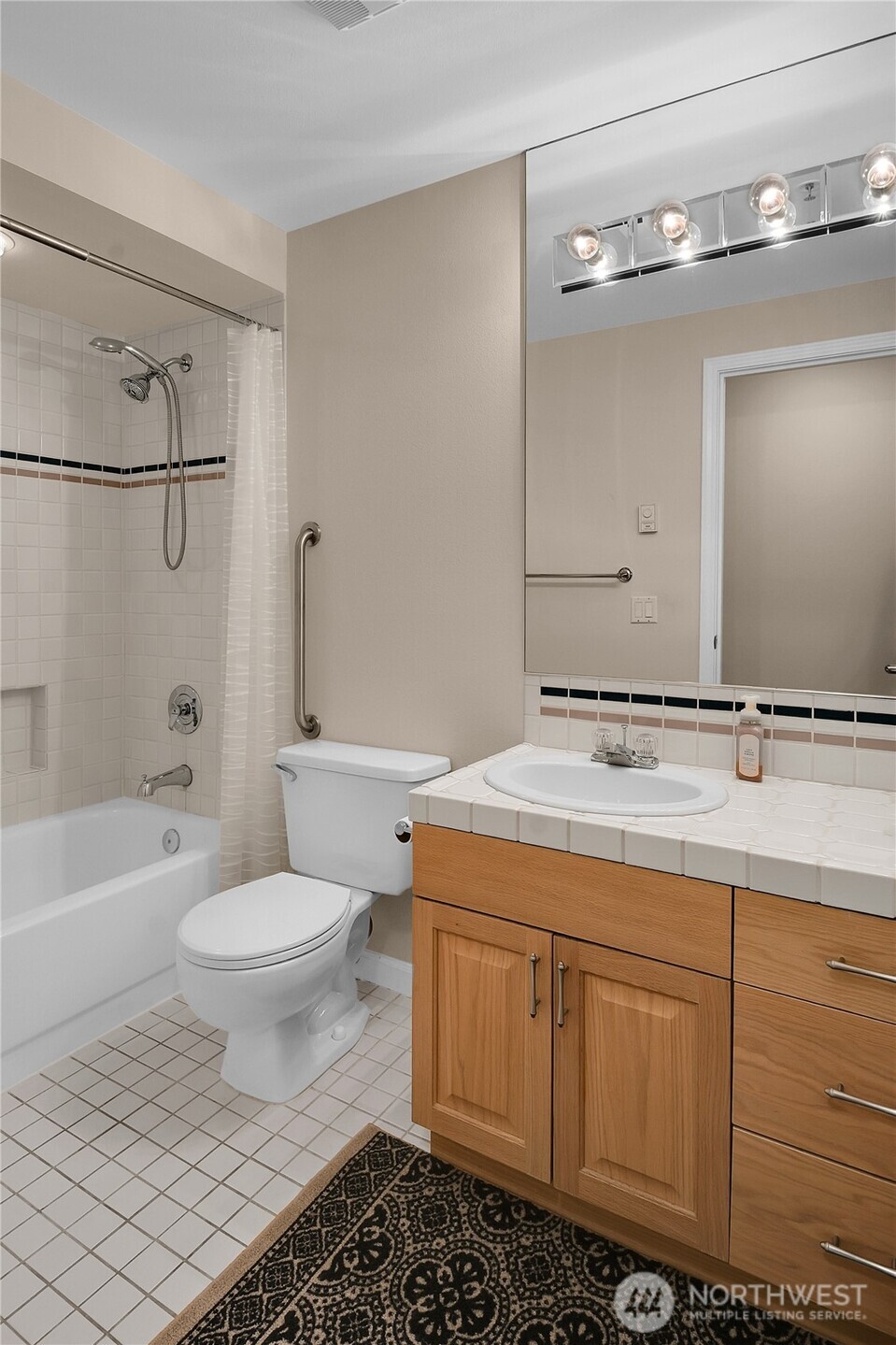 8260 53rd Avenue W #207, Mukilteo, WA 98275
