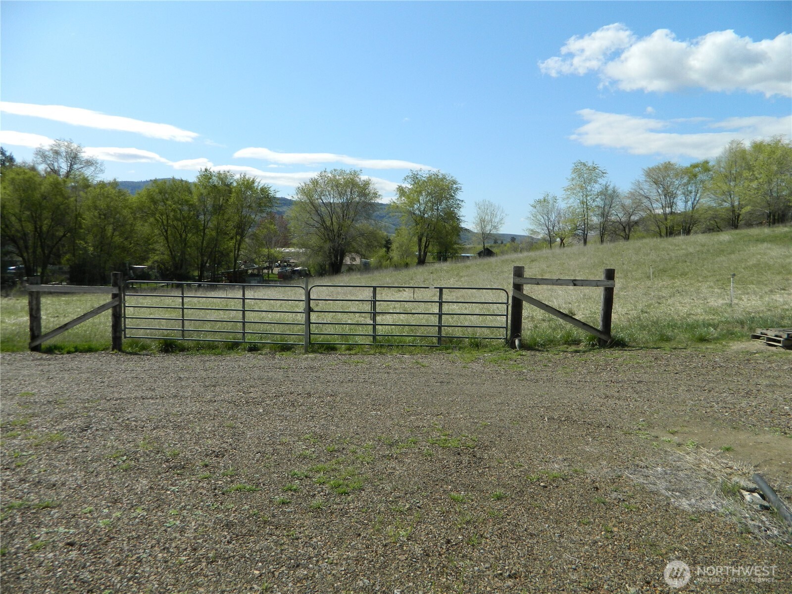 651 Highway 7 , Tonasket, WA 98855