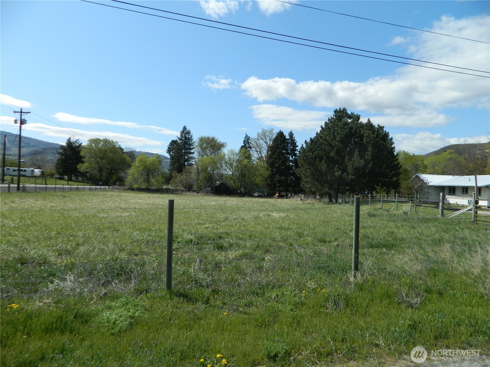 651 Highway 7 , Tonasket, WA 98855
