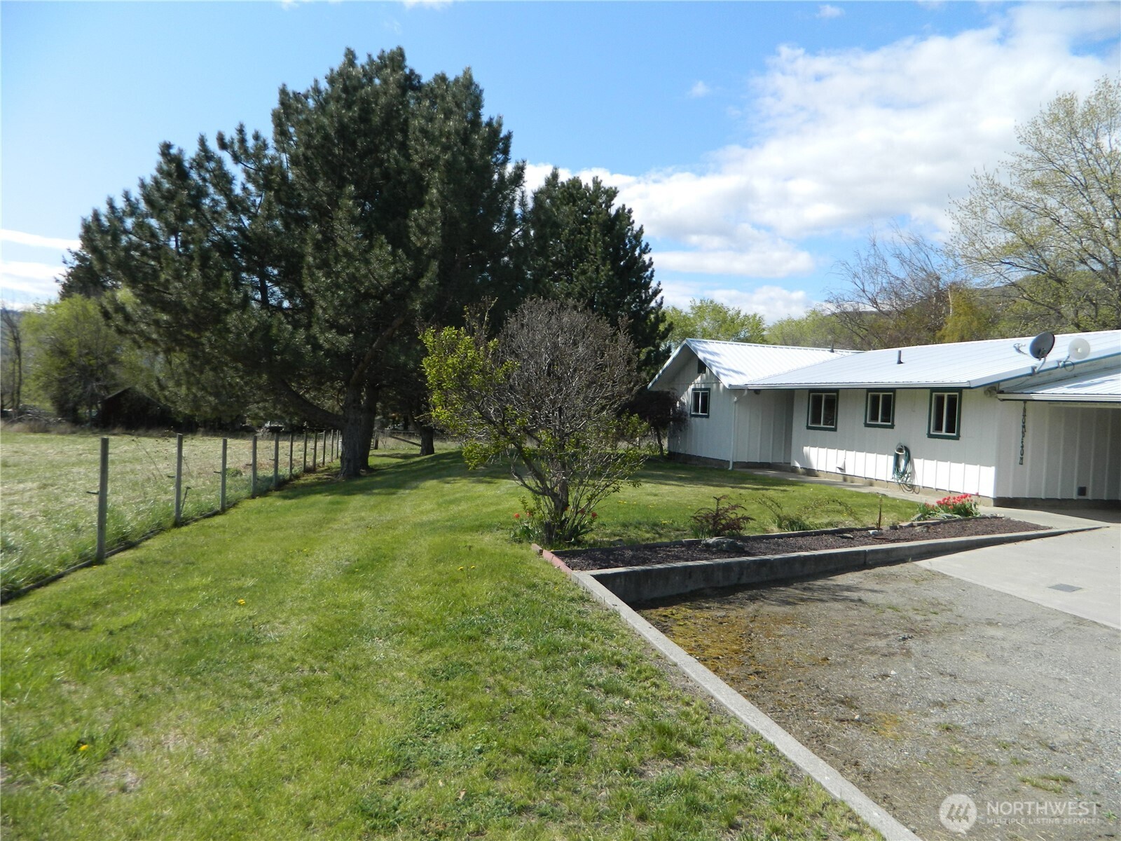 651 Highway 7 , Tonasket, WA 98855