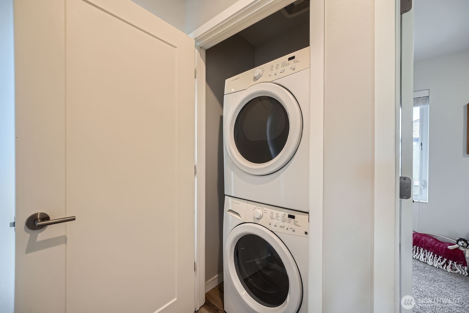 1803 SW 96th Lane , Seattle, WA 98106