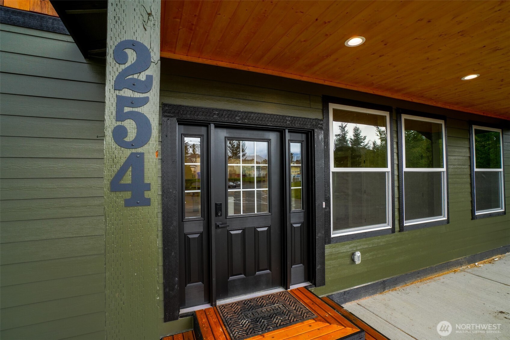 254 Skyler Way , Eatonville, WA 98328