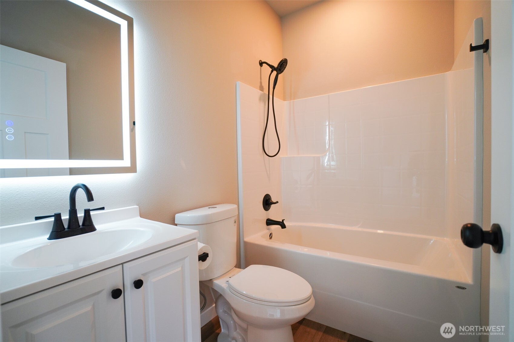 254 Skyler Way , Eatonville, WA 98328