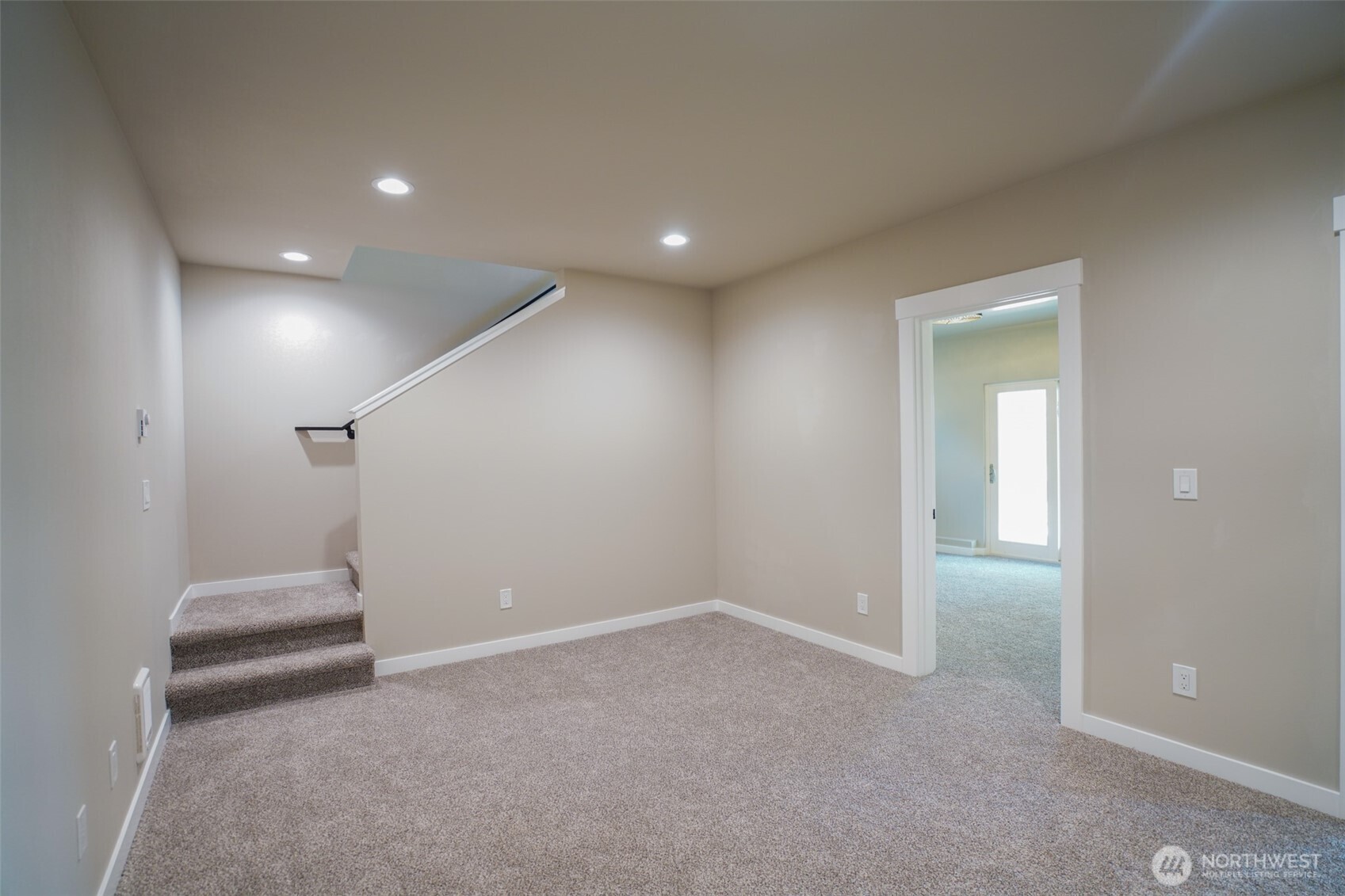254 Skyler Way , Eatonville, WA 98328