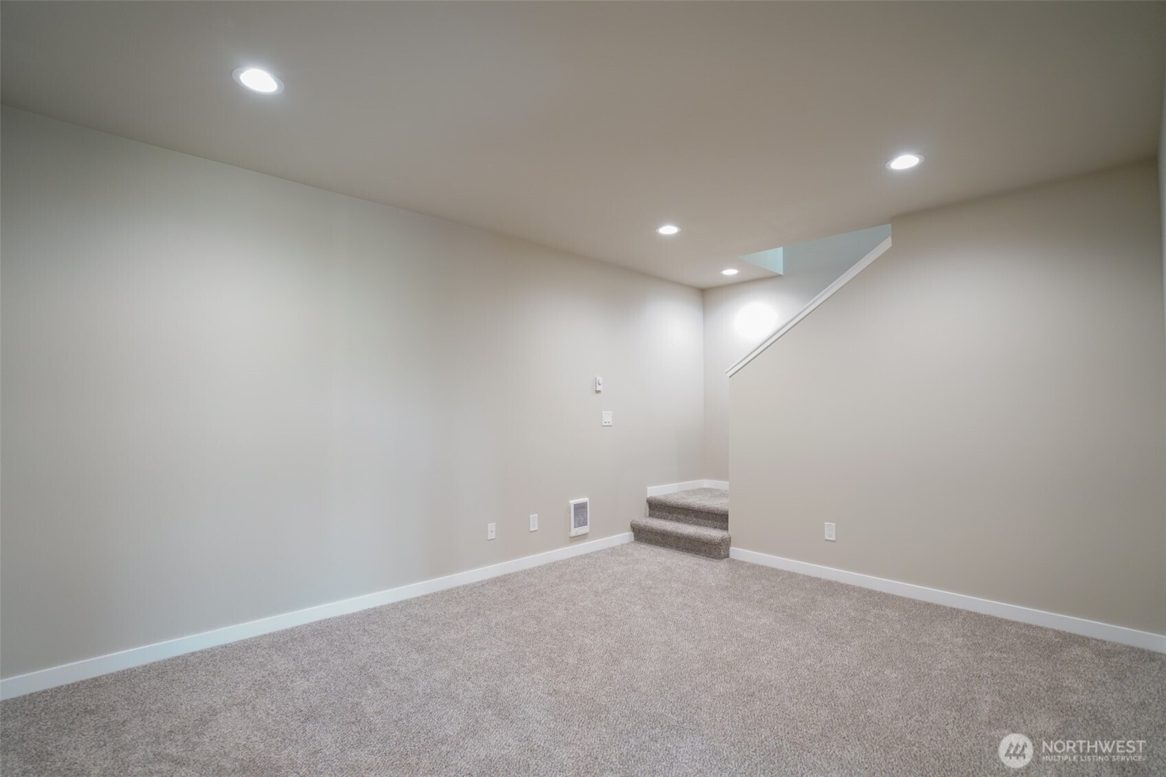 254 Skyler Way , Eatonville, WA 98328