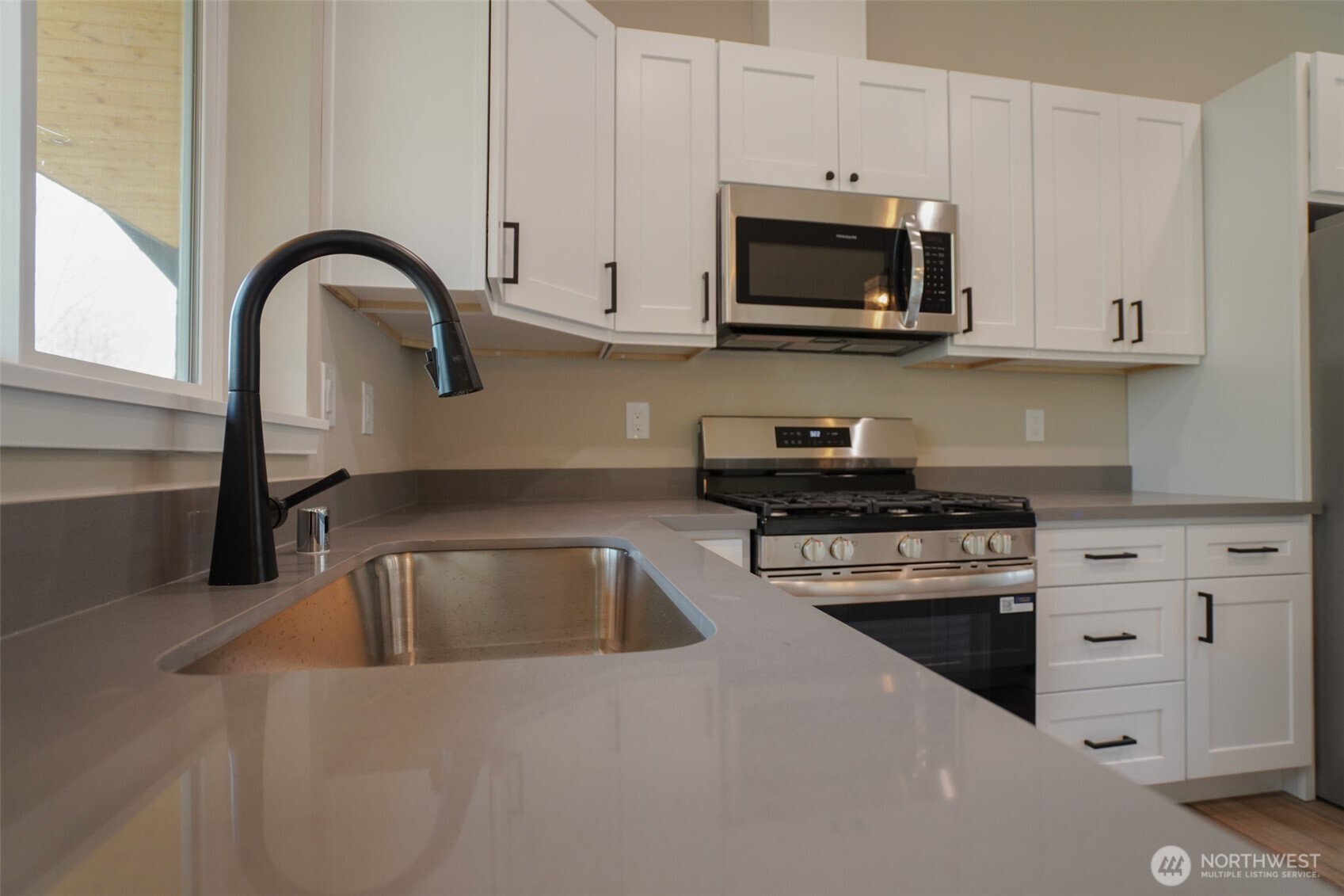 254 Skyler Way , Eatonville, WA 98328