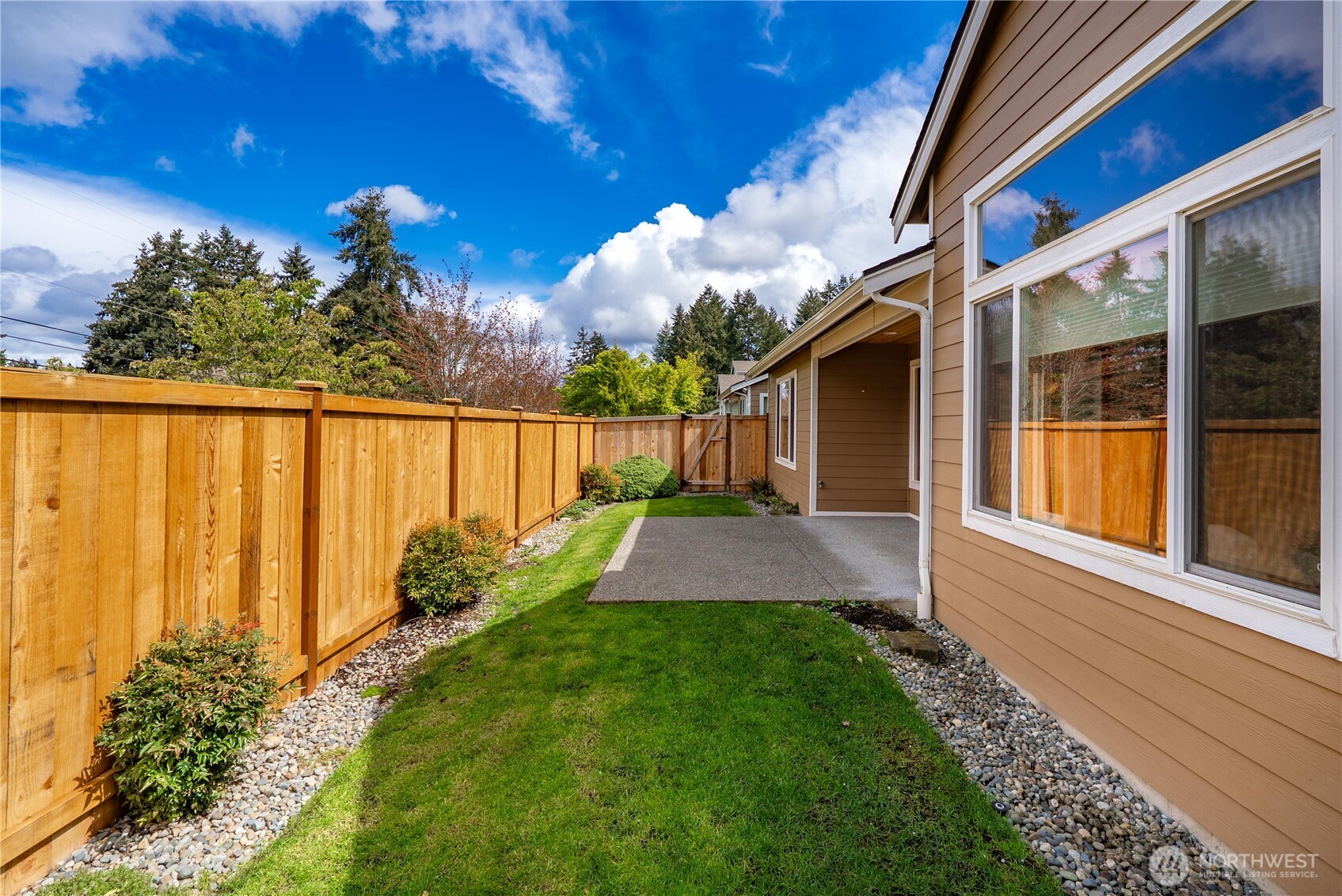 6809 Boulders Way W, University Place, WA 98466