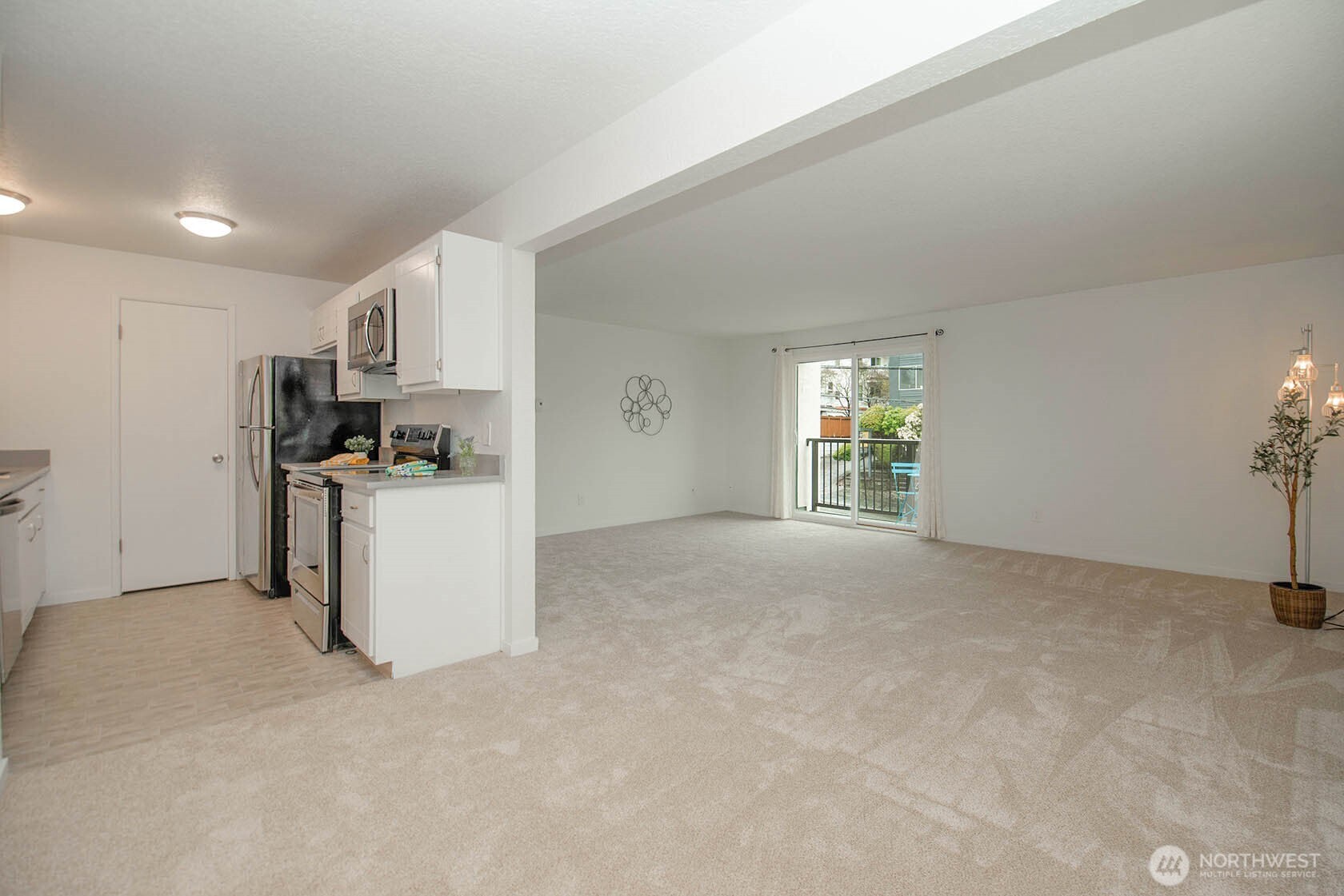 8747 Phinney Avenue N #13, Seattle, WA 98103