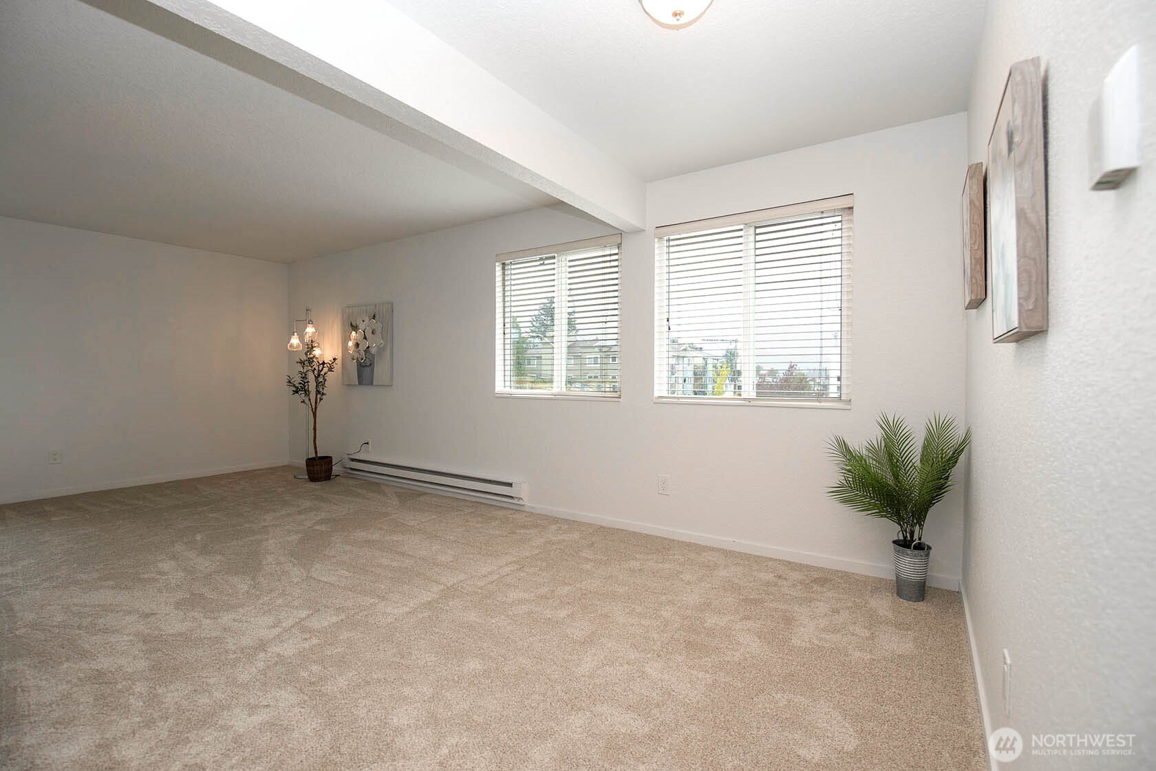 8747 Phinney Avenue N #13, Seattle, WA 98103