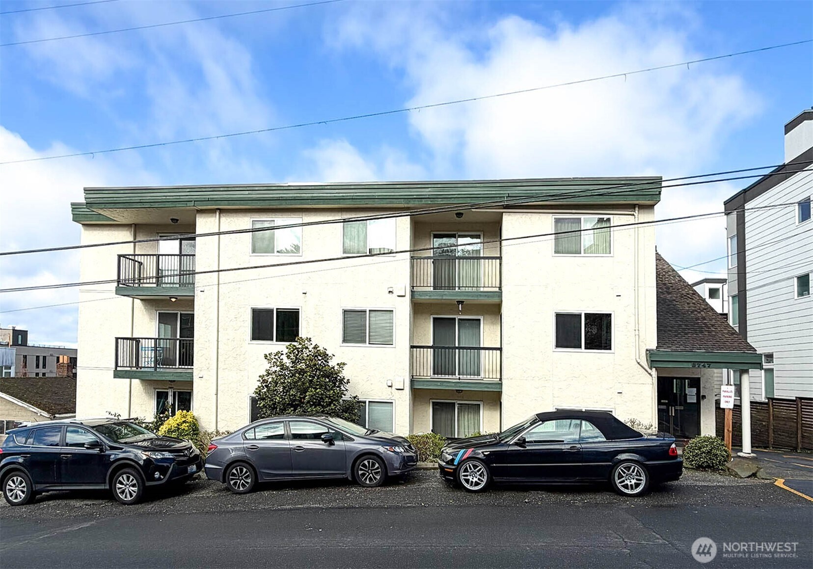 8747 Phinney Avenue N #13, Seattle, WA 98103