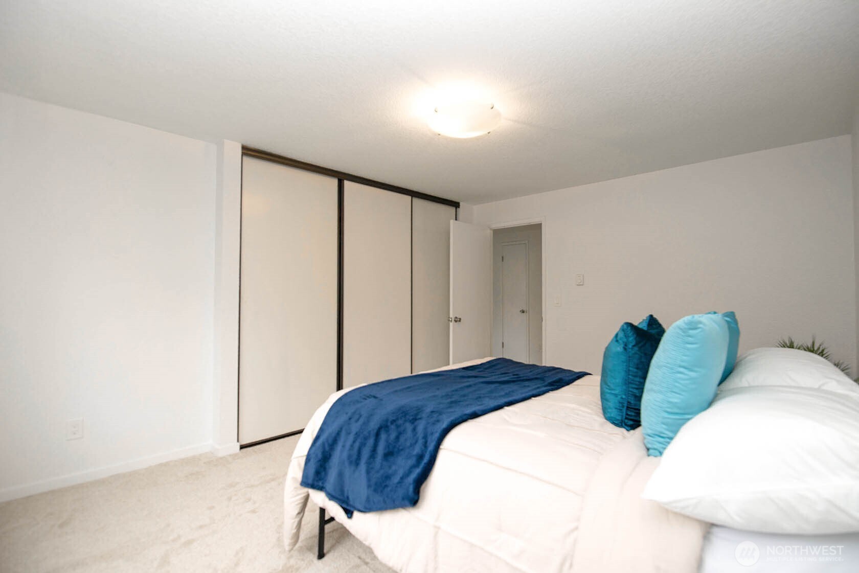 8747 Phinney Avenue N #13, Seattle, WA 98103
