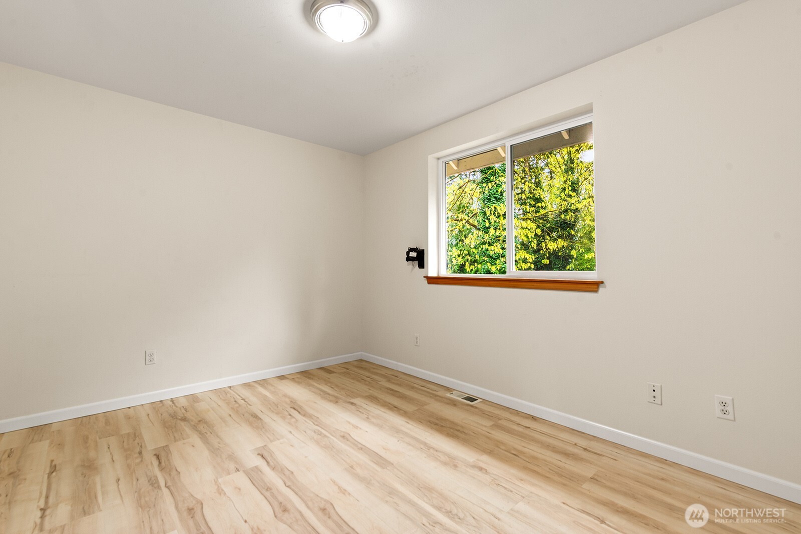 19830 10th Place S, Des Moines, WA 98148