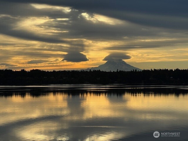 2422 44th Avenue NW, Olympia, WA 98502