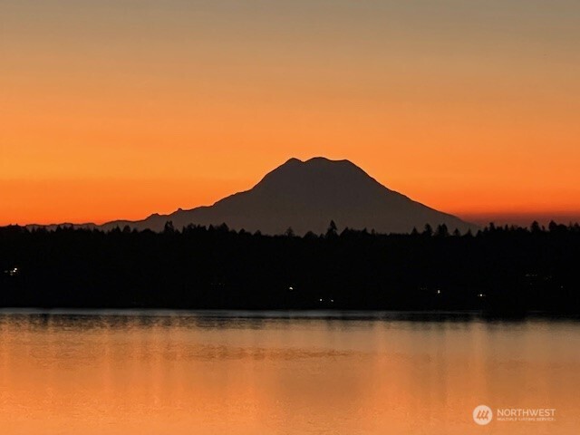 2422 44th Avenue NW, Olympia, WA 98502