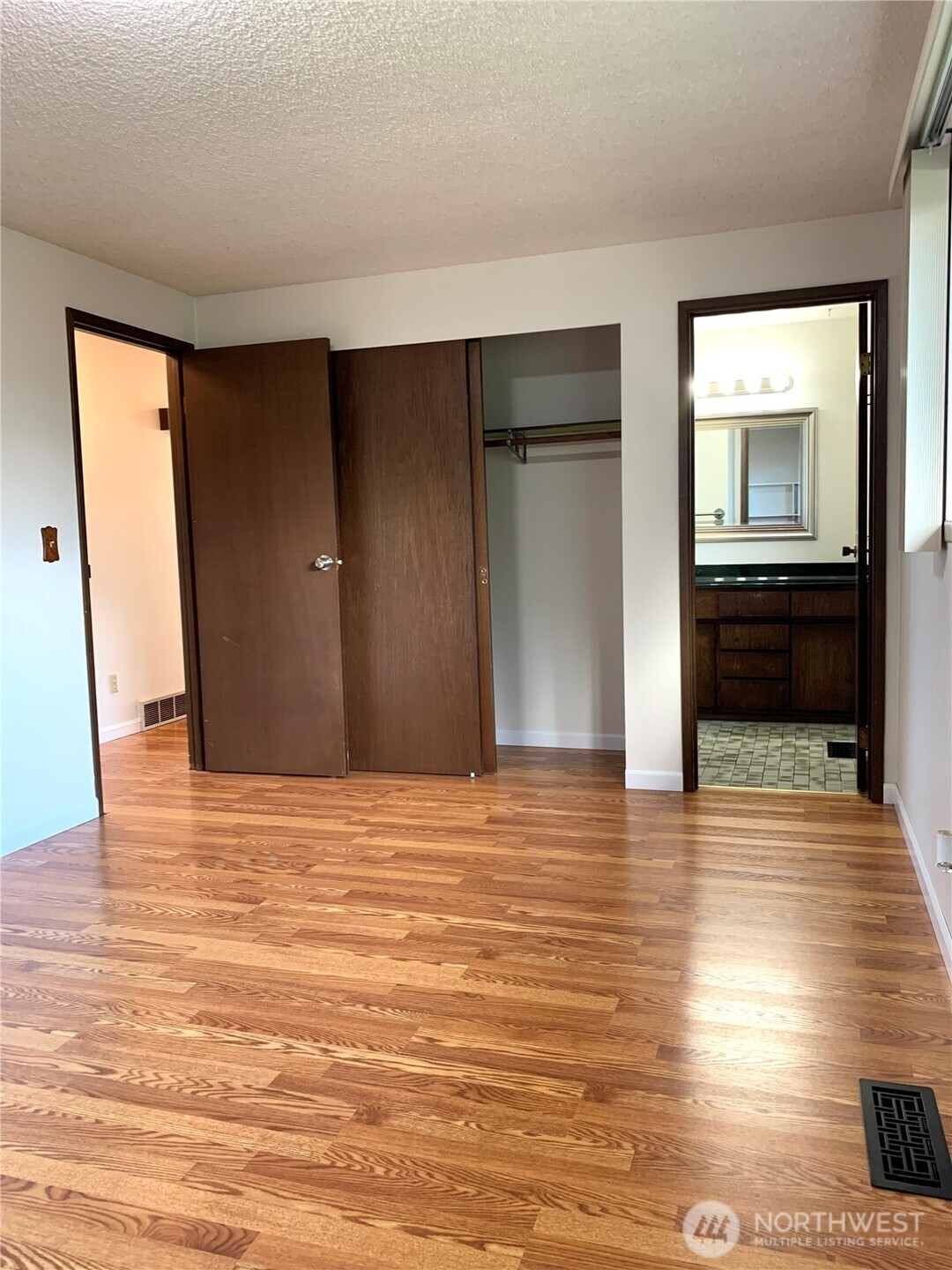 29818 4th Avenue SW, Federal Way, WA 98023