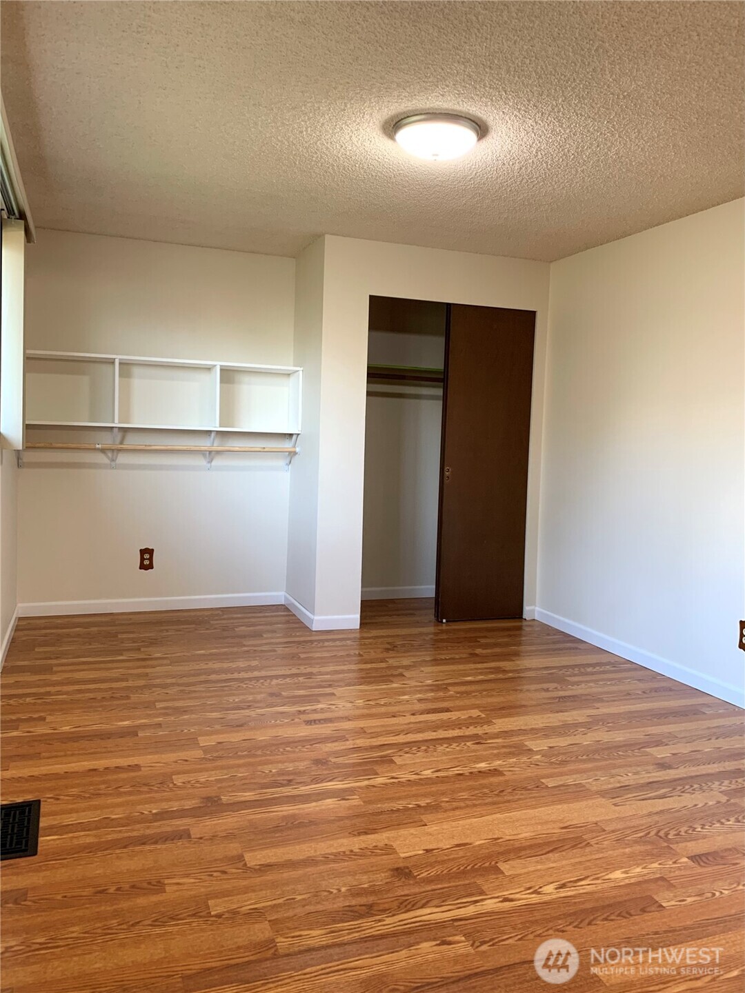 29818 4th Avenue SW, Federal Way, WA 98023