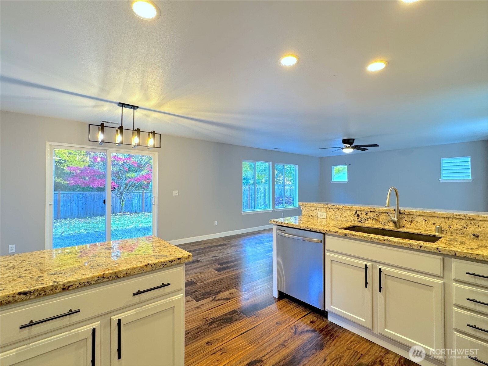 23515 SE 243rd Place , Maple Valley, WA 98038