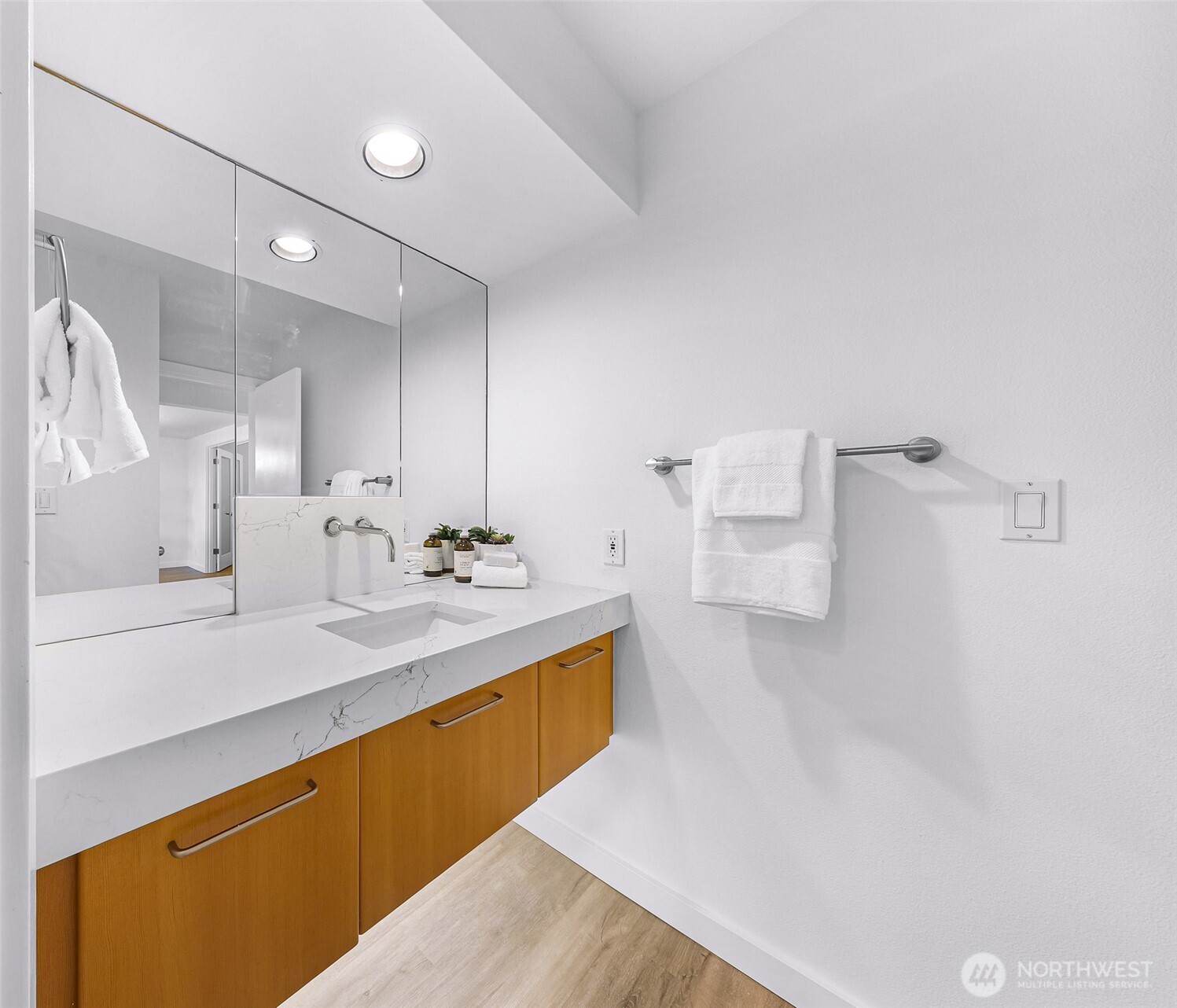 732 11th Avenue E #305, Seattle, WA 98102