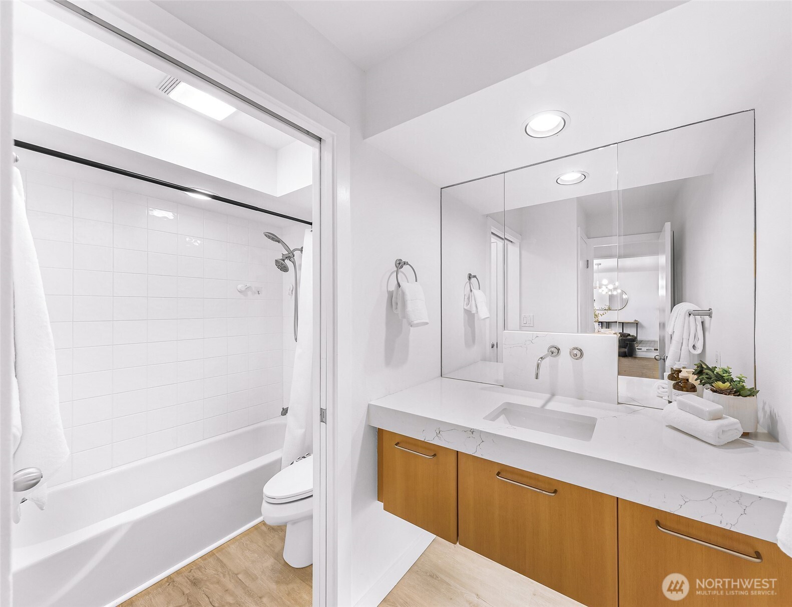 732 11th Avenue E #305, Seattle, WA 98102