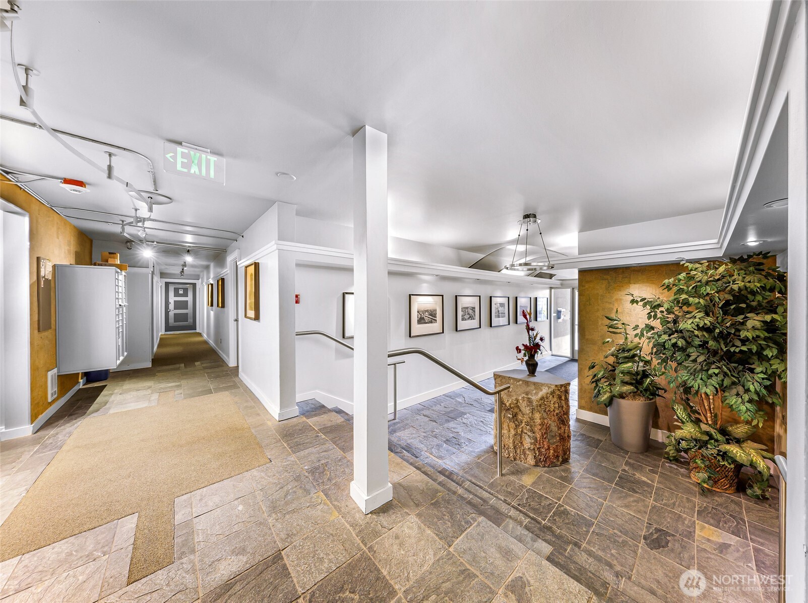 732 11th Avenue E #305, Seattle, WA 98102