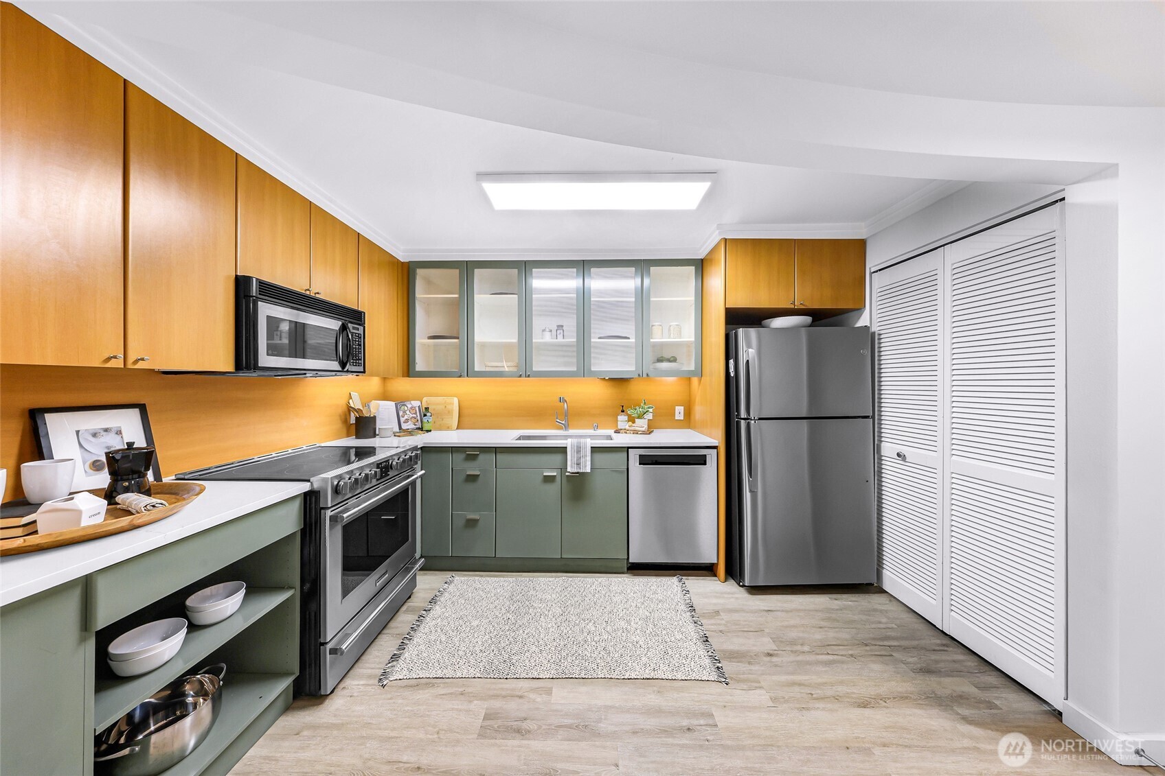 732 11th Avenue E #305, Seattle, WA 98102