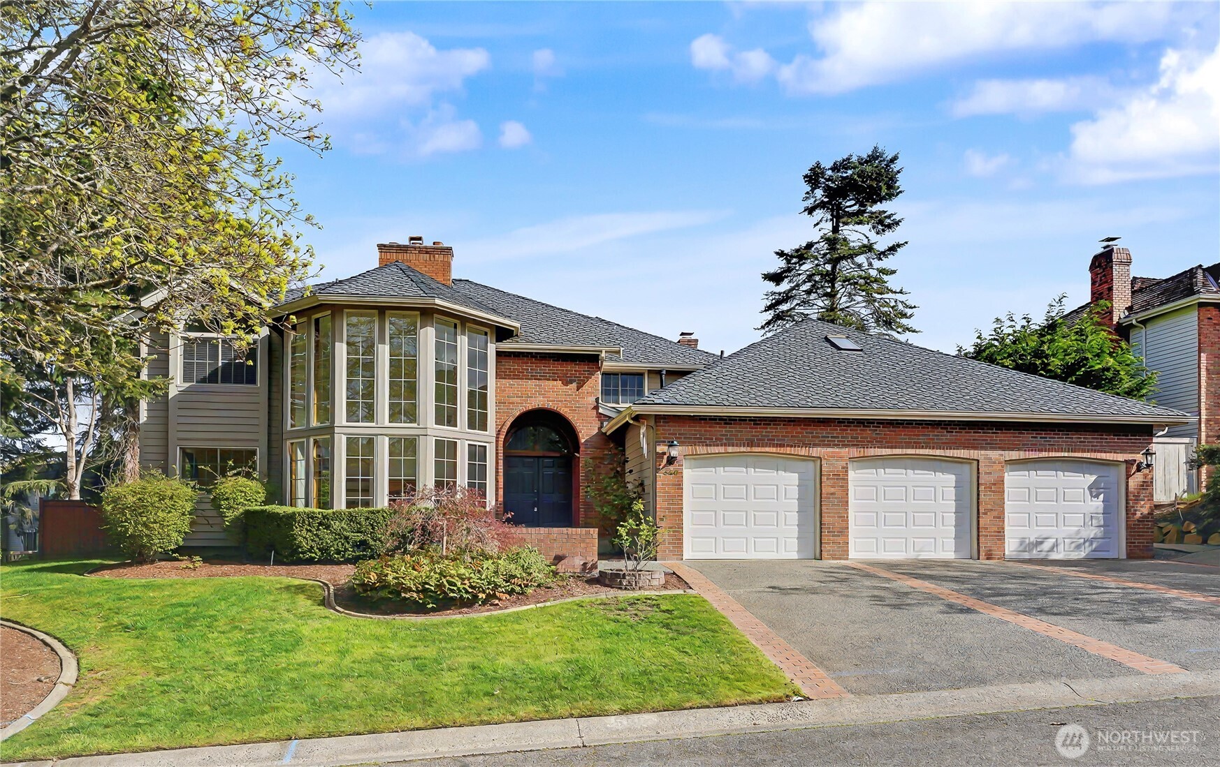 556 SW 334th Court , Federal Way, WA 98023