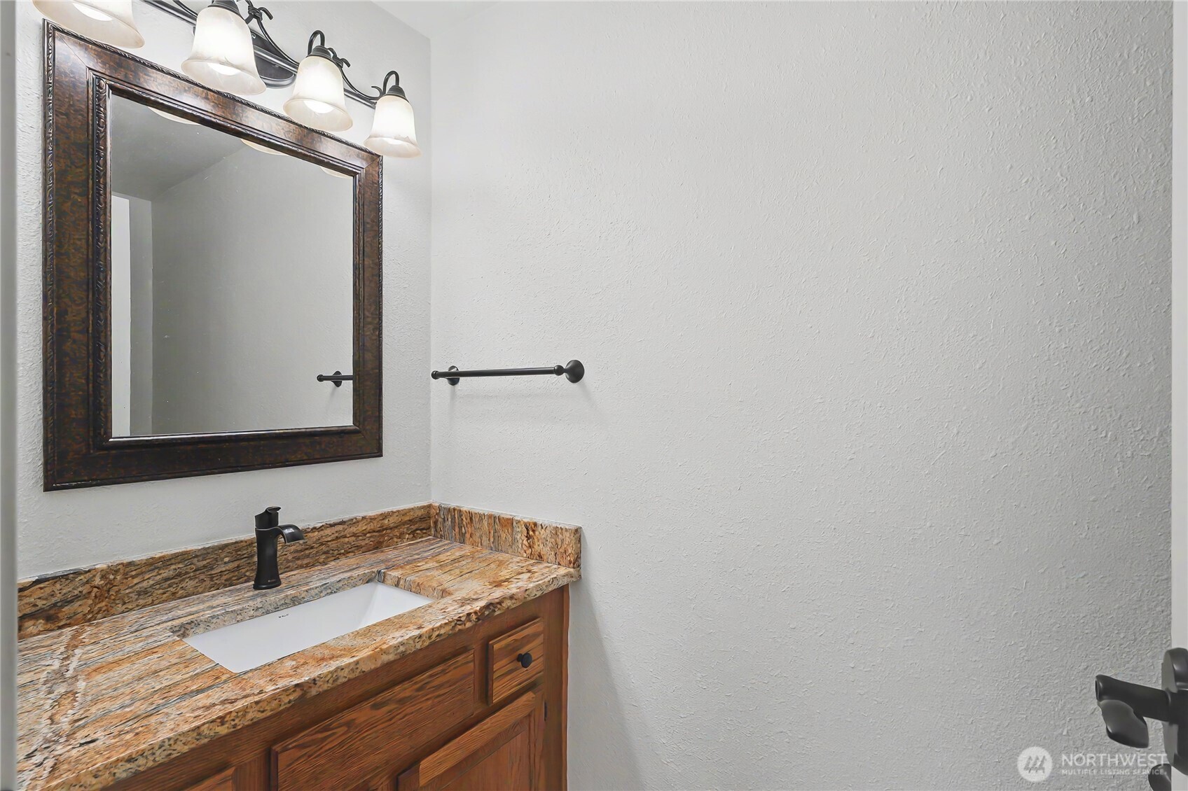 556 SW 334th Court , Federal Way, WA 98023