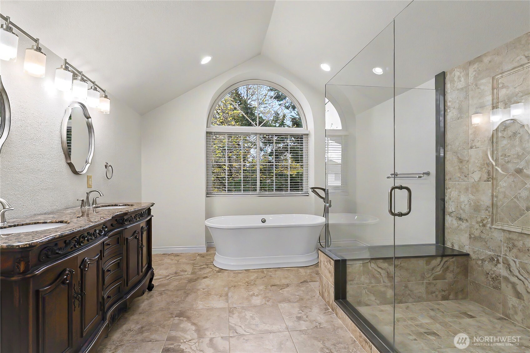 556 SW 334th Court , Federal Way, WA 98023