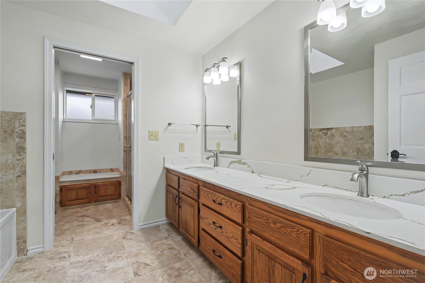 556 SW 334th Court , Federal Way, WA 98023