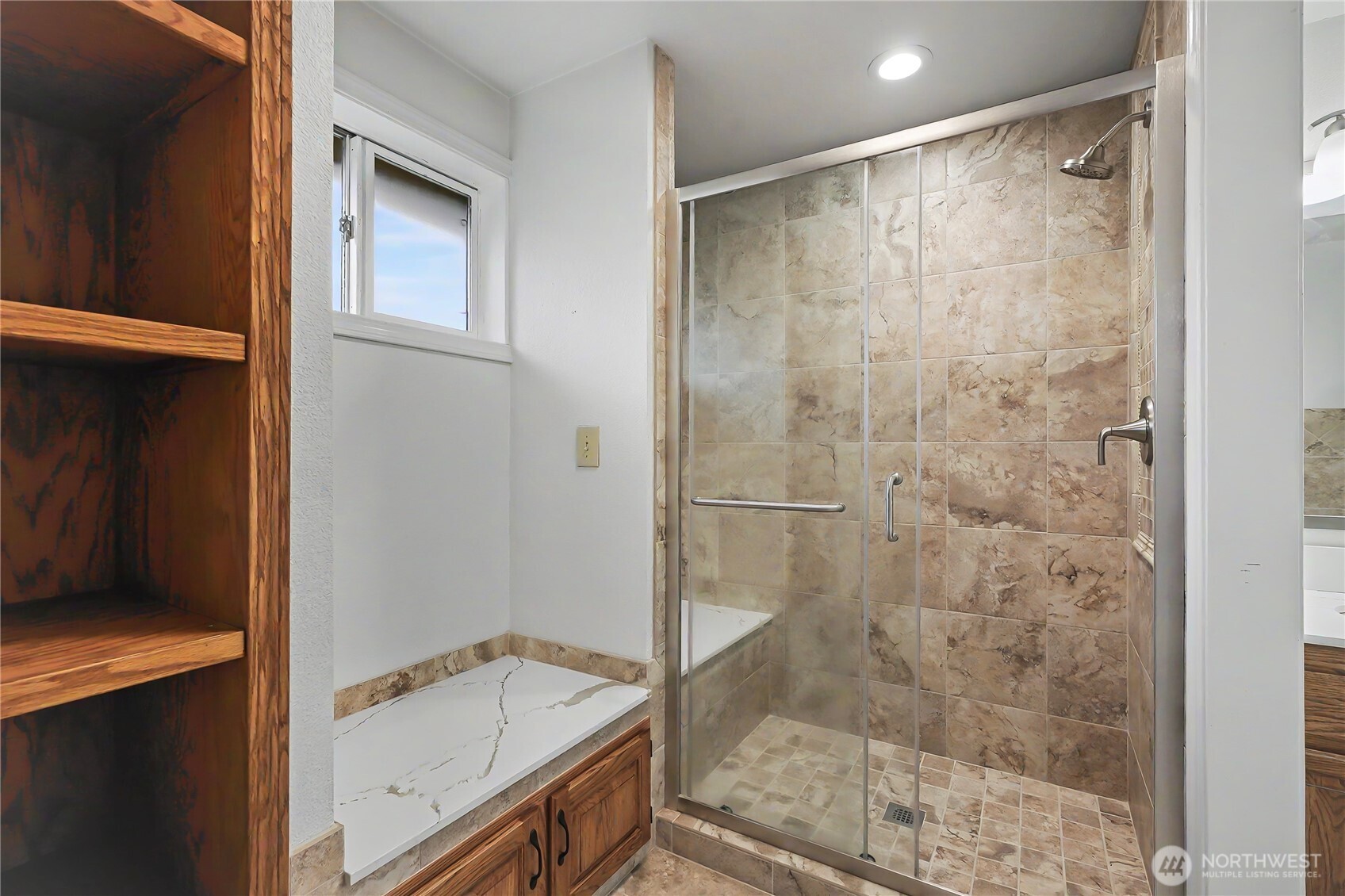 556 SW 334th Court , Federal Way, WA 98023