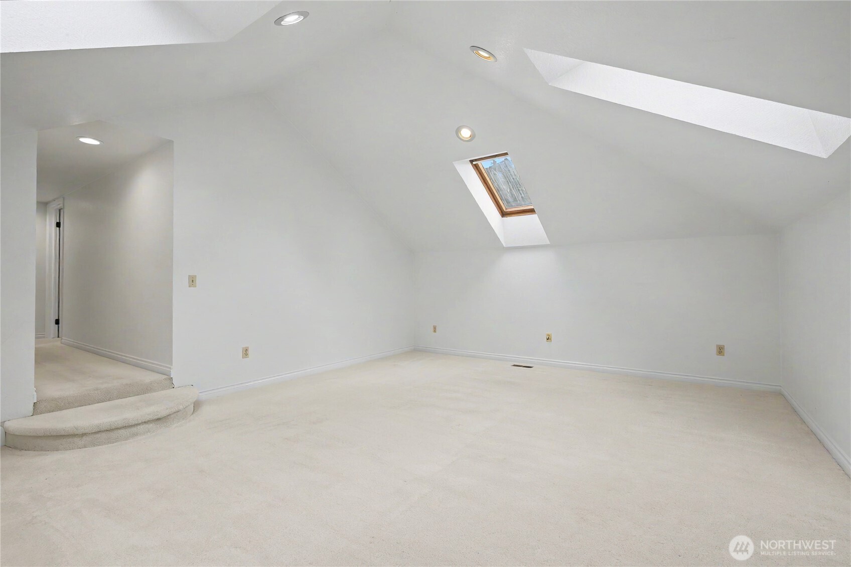 556 SW 334th Court , Federal Way, WA 98023