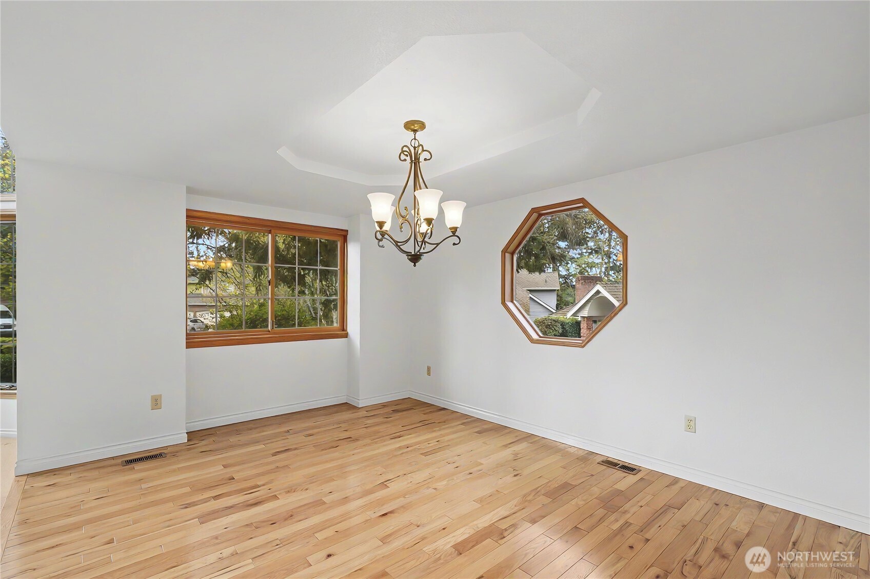 556 SW 334th Court , Federal Way, WA 98023