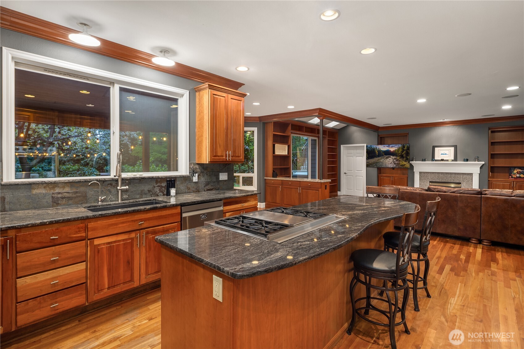 10444 SE 22nd Street , Bellevue, WA 98004