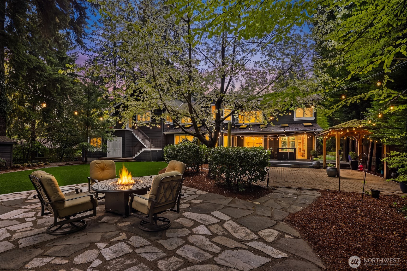 10444 SE 22nd Street , Bellevue, WA 98004