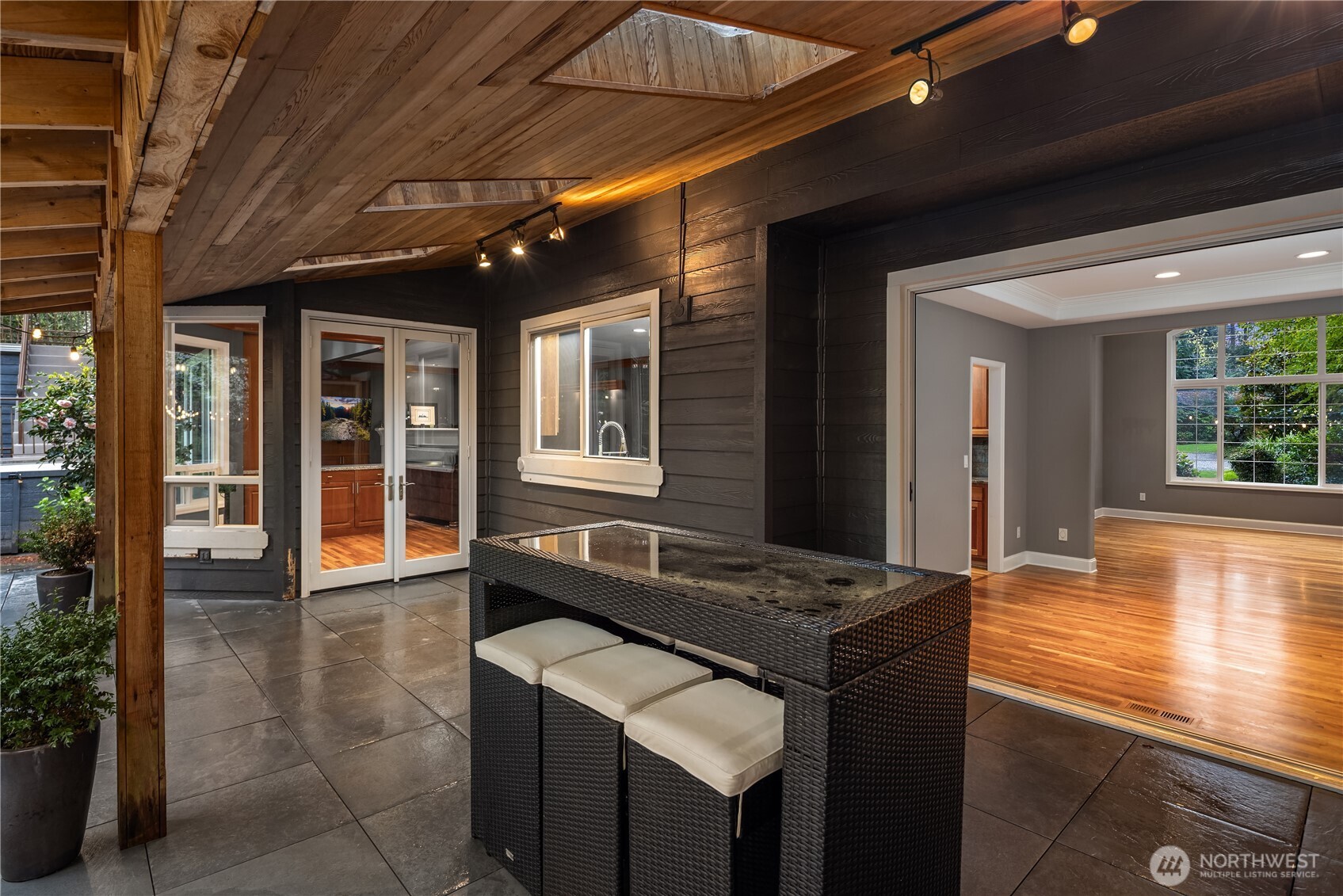 10444 SE 22nd Street , Bellevue, WA 98004