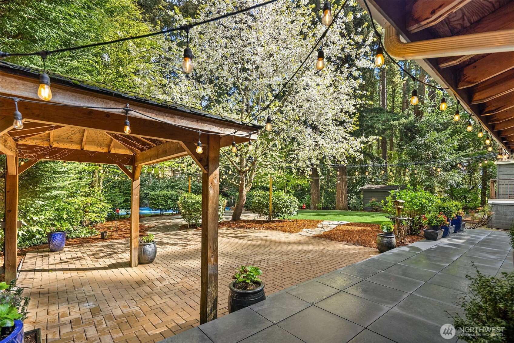 10444 SE 22nd Street , Bellevue, WA 98004