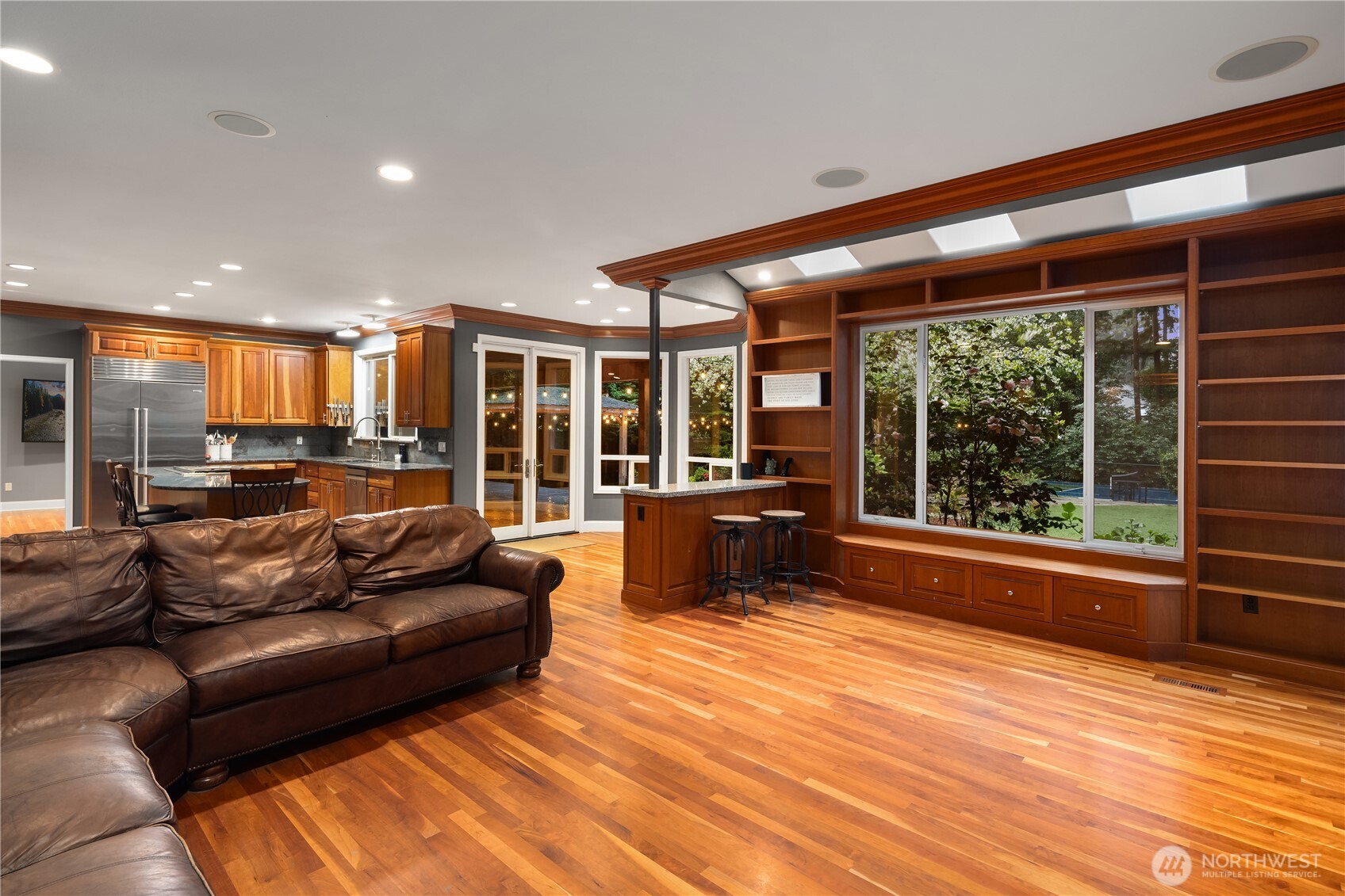 10444 SE 22nd Street , Bellevue, WA 98004