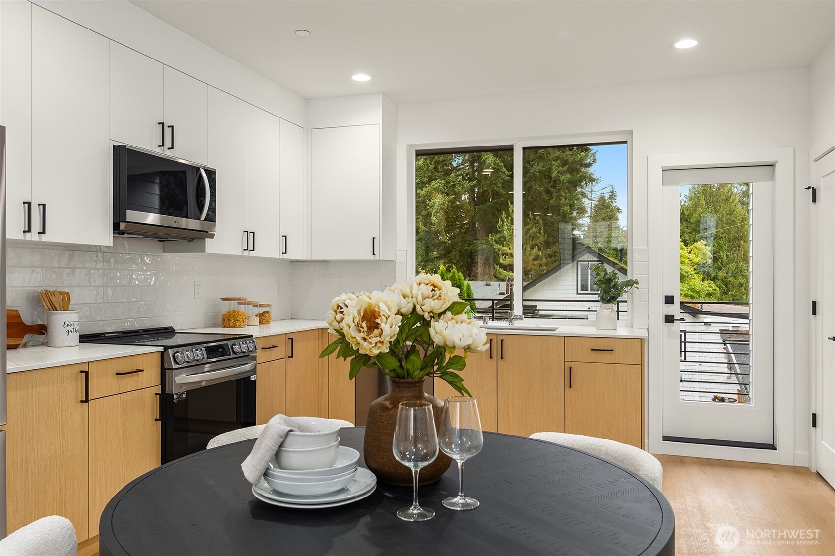 18015 2nd Avenue NE #B, Shoreline, WA 98155