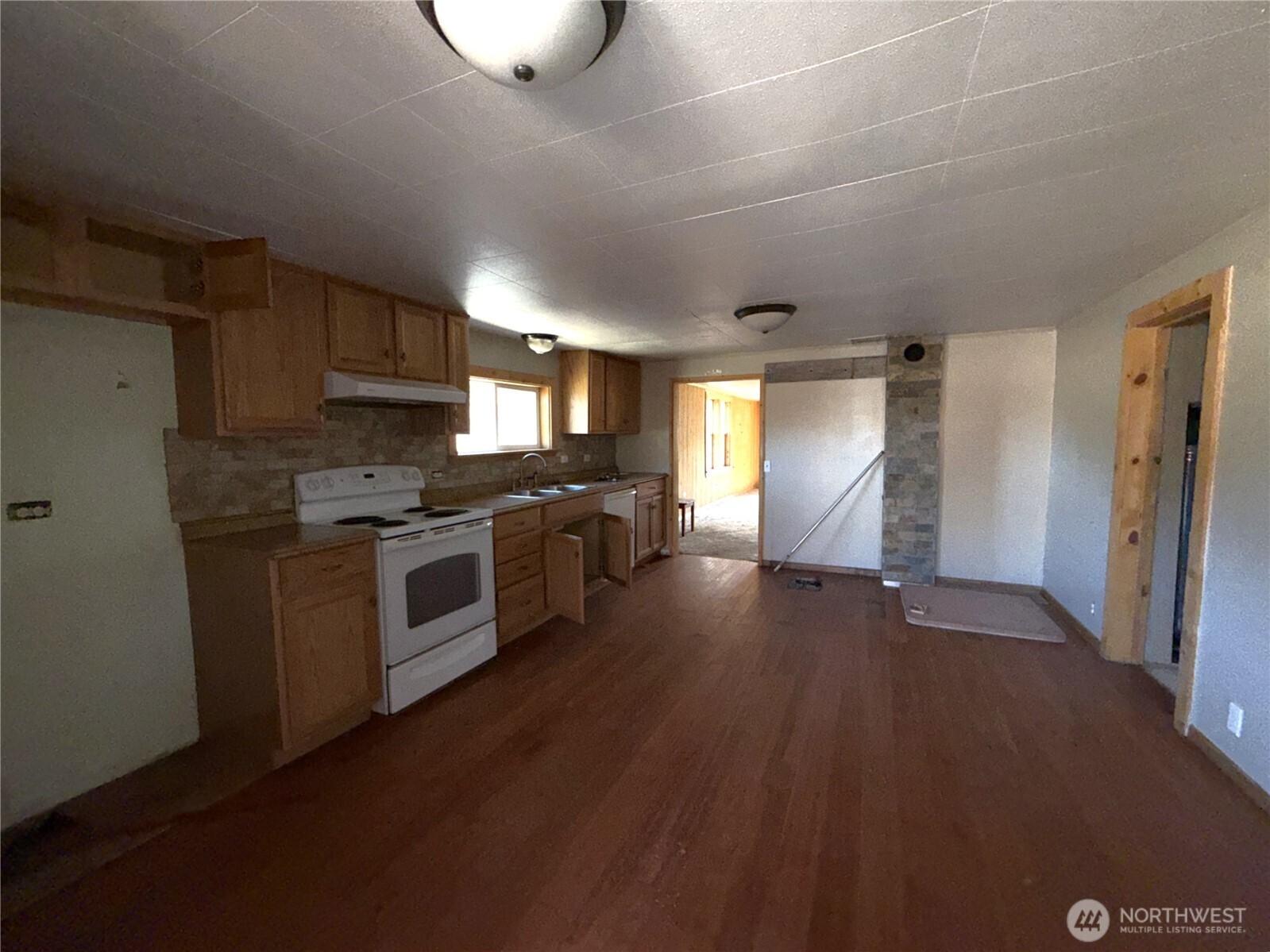331 Bonaparte Lake Road , Tonasket, WA 98859