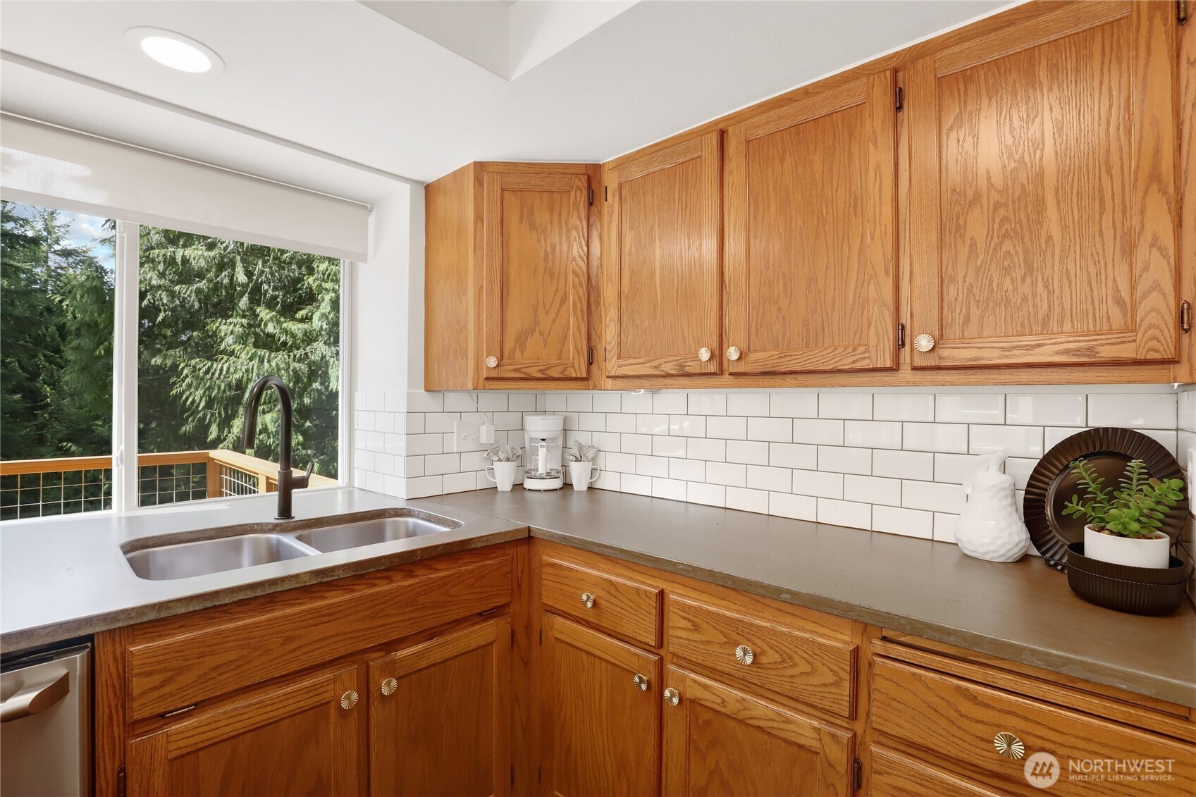 24225 Fjord Place NW, Poulsbo, WA 98370