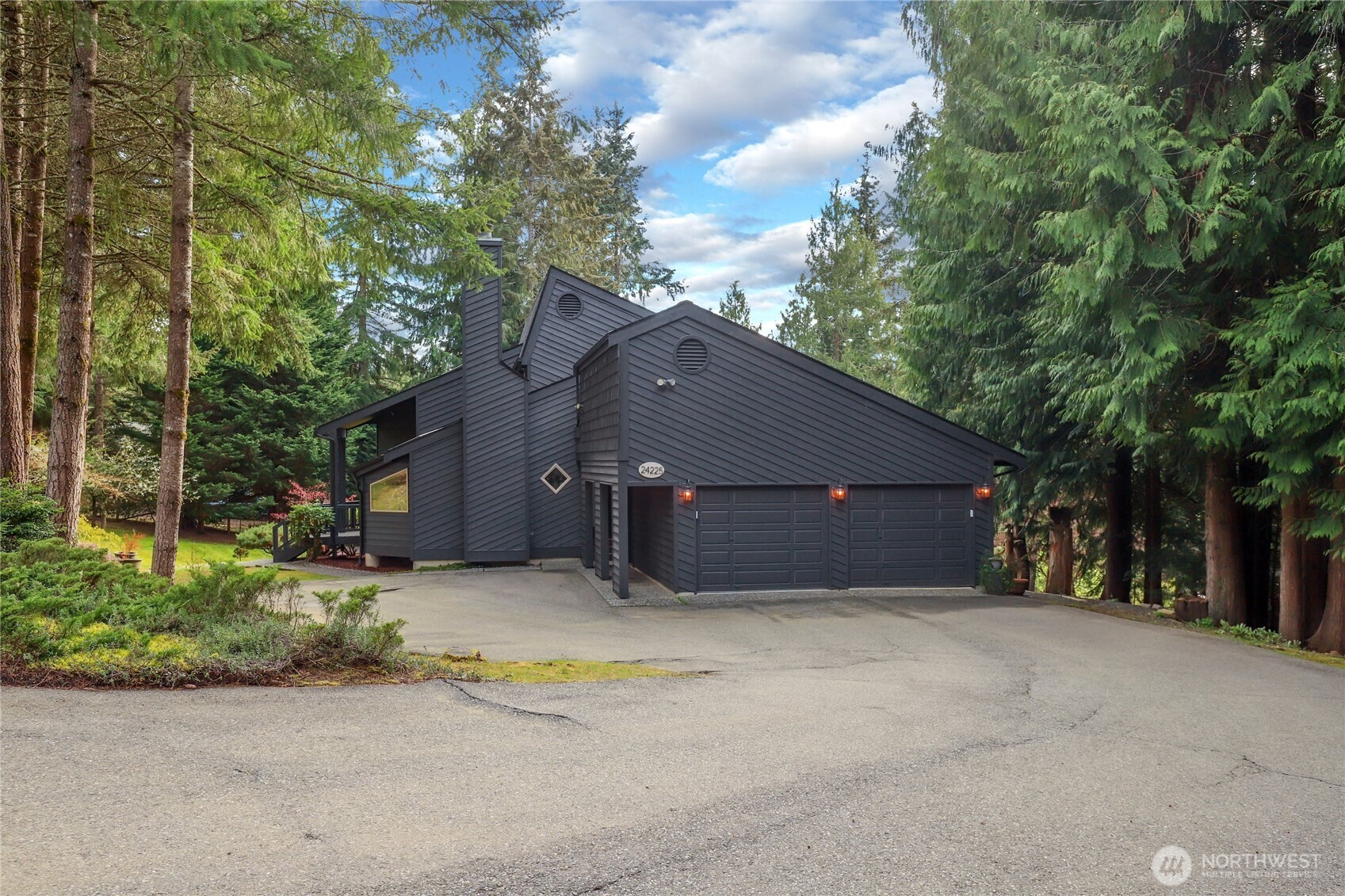 24225 Fjord Place NW, Poulsbo, WA 98370