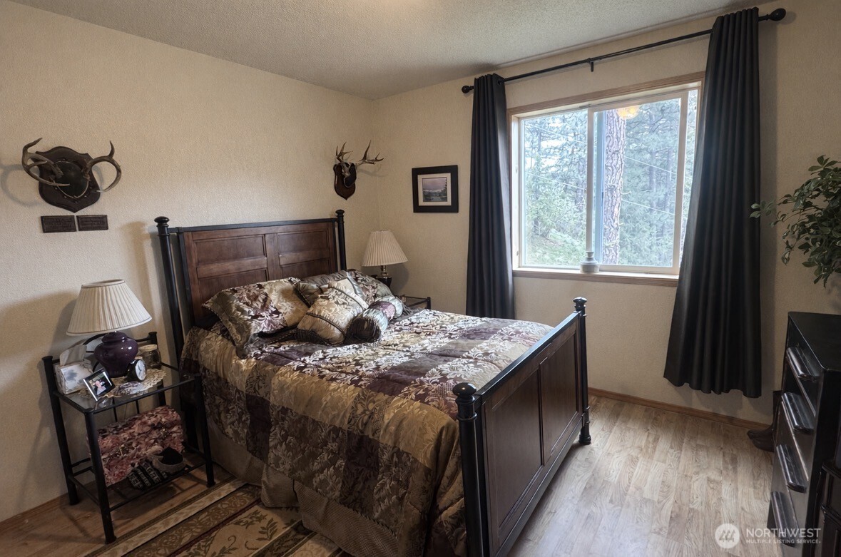 40 E Wannacut Lane , Oroville, WA 98844