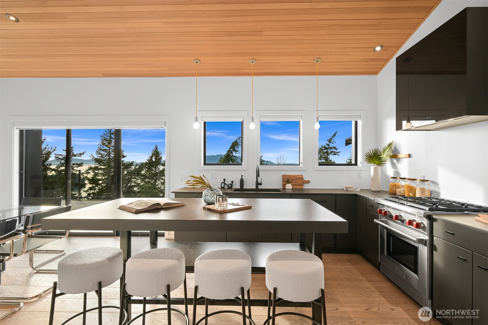 1195 Brighton Crest Drive , Bellingham, WA 98229