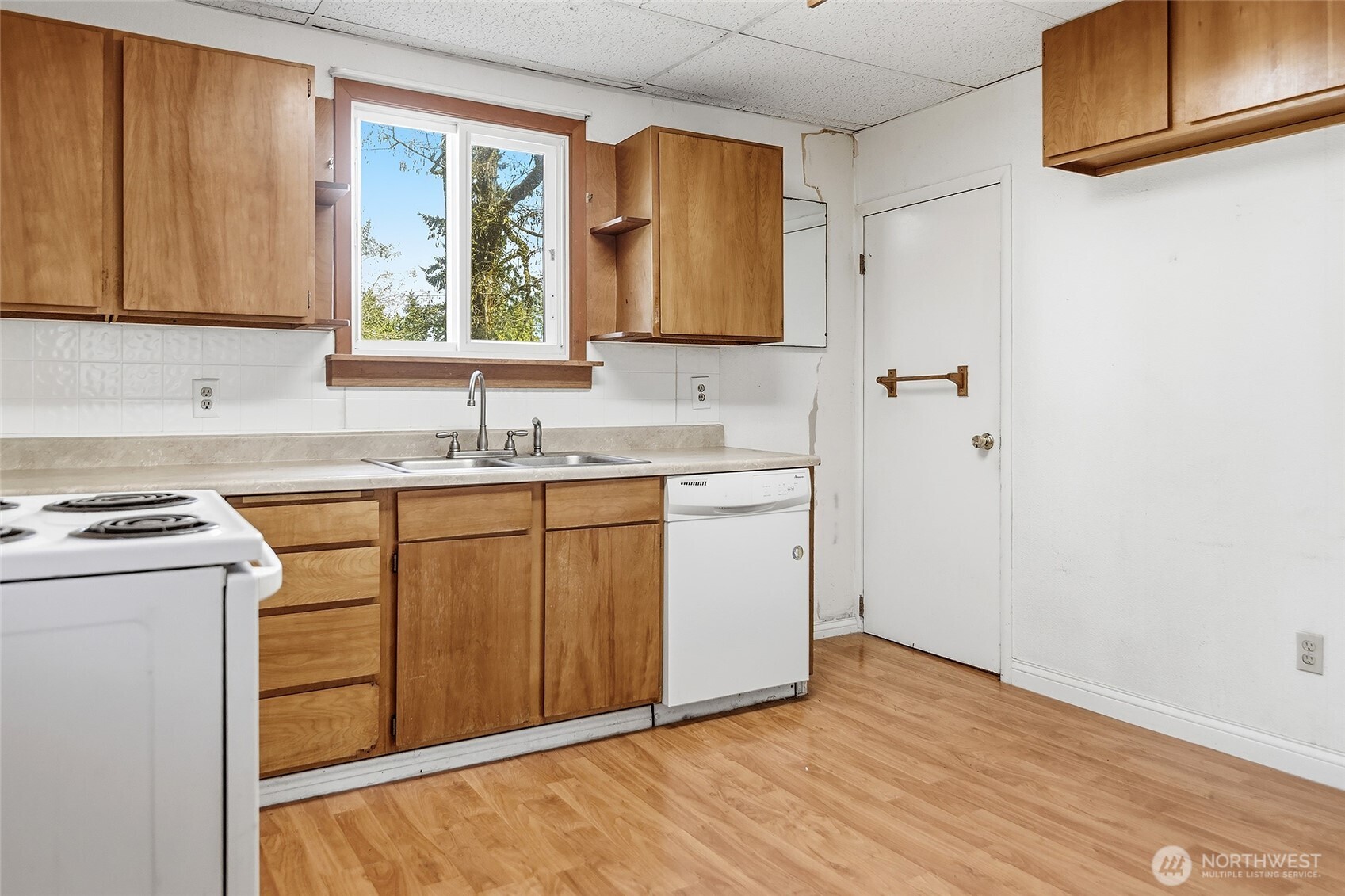 11653 Glendale Way S, Seattle, WA 98168-1244