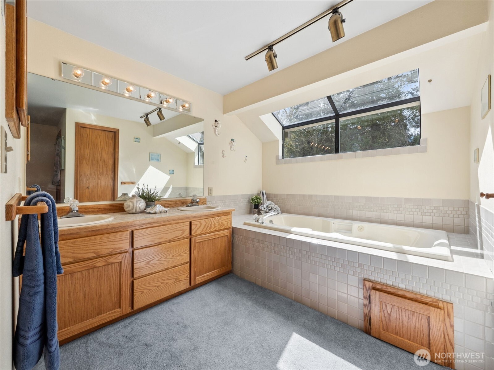 24315 SE 225th Street , Maple Valley, WA 98038