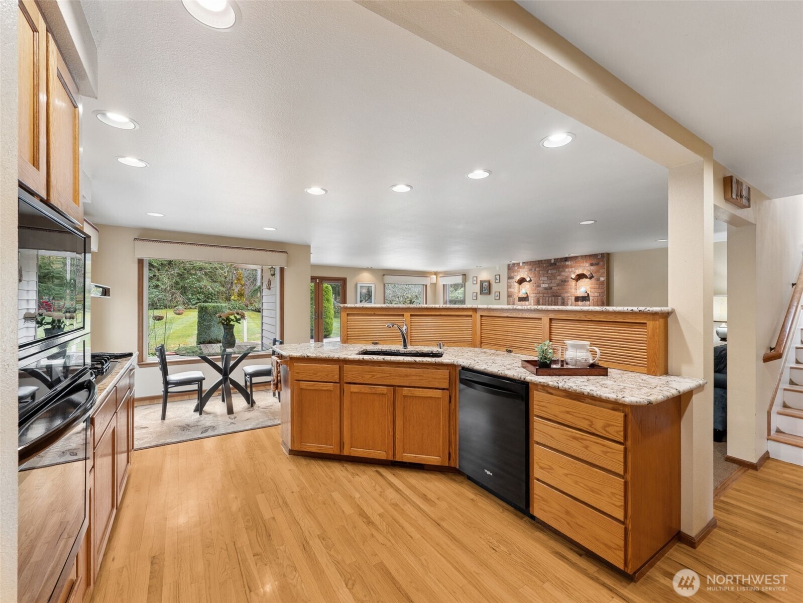 24315 SE 225th Street , Maple Valley, WA 98038