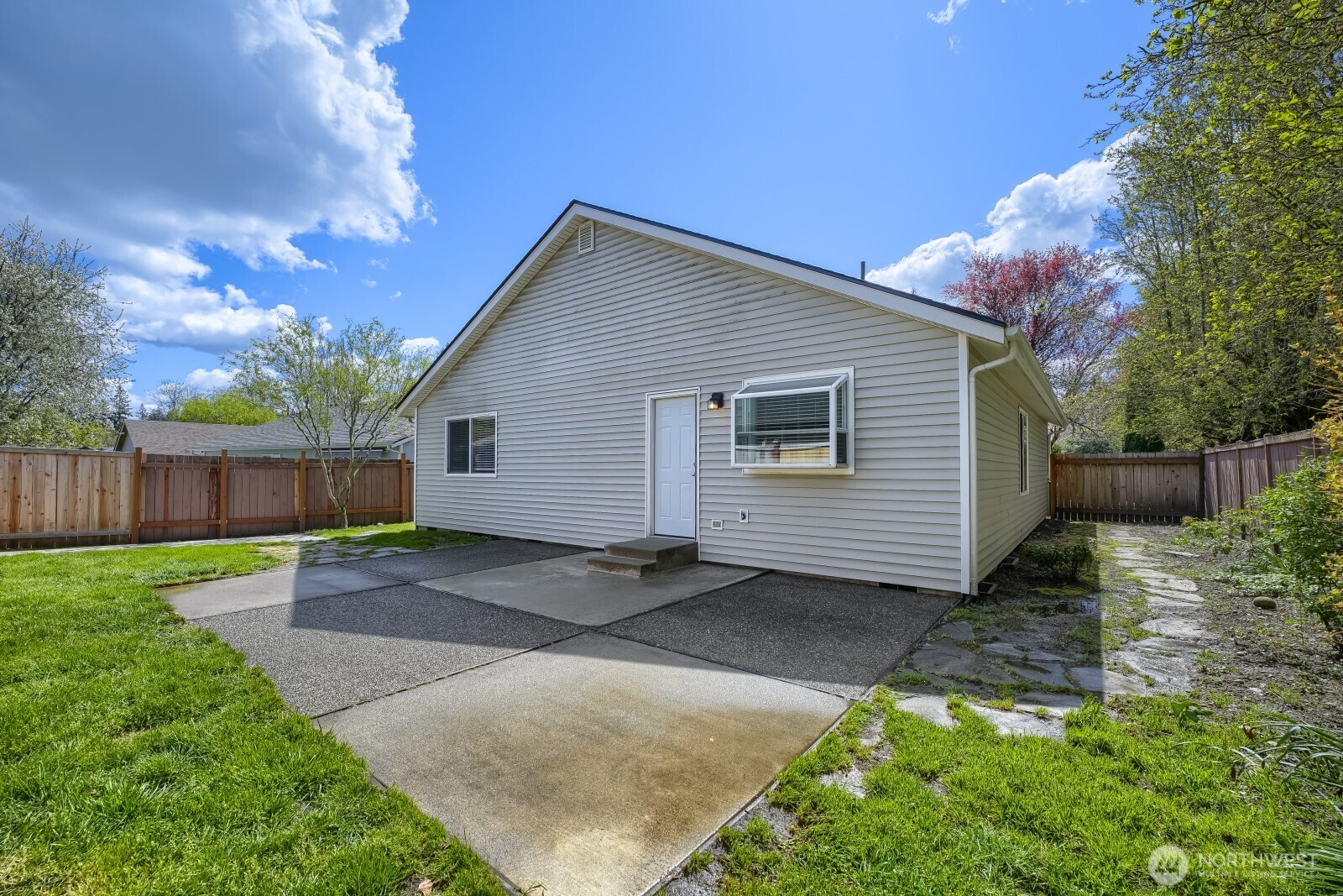 1607 Springfield Court NE, Olympia, WA 98506
