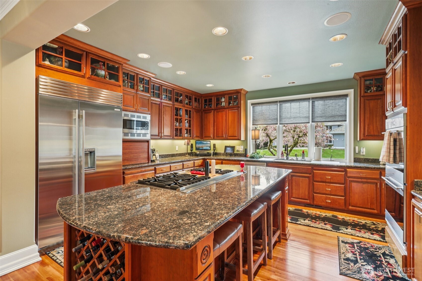 406 Windsor Dr SE , Sammamish, WA 98074
